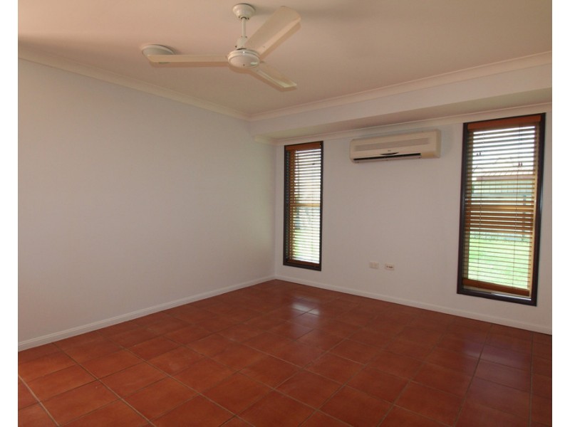 18 Vicki Close, Emerald QLD 4720