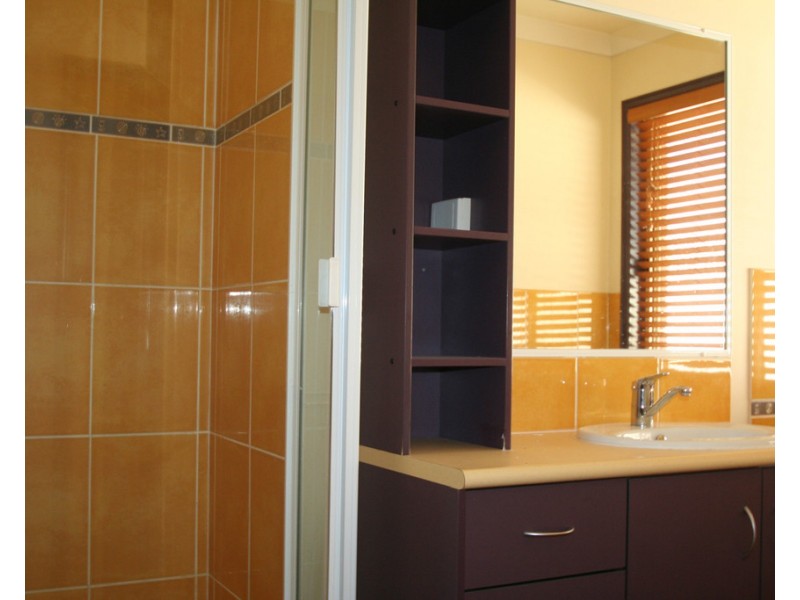 18 Vicki Close, Emerald QLD 4720