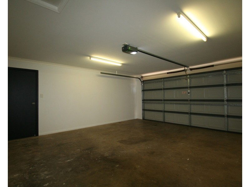 18 Vicki Close, Emerald QLD 4720