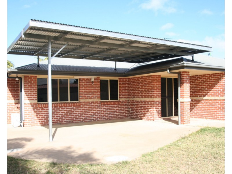 18 Vicki Close, Emerald QLD 4720