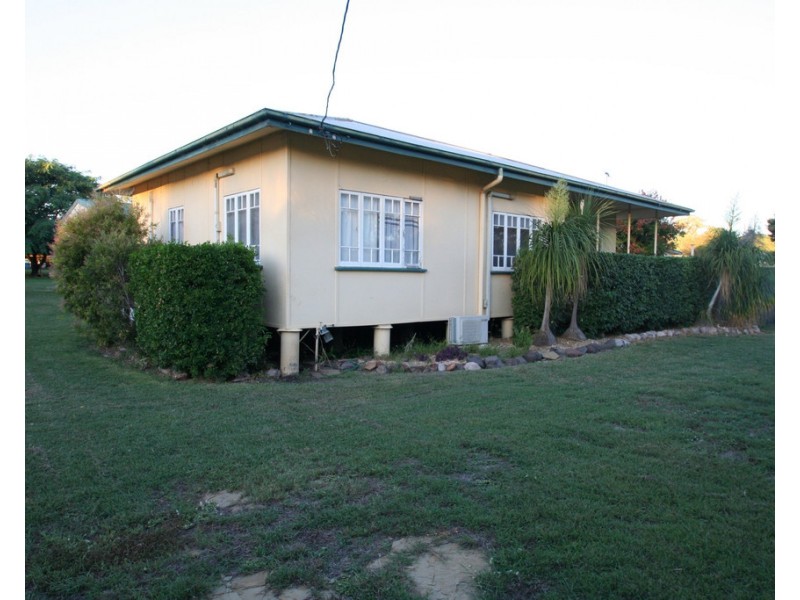 28 William Street, Springsure QLD 4722