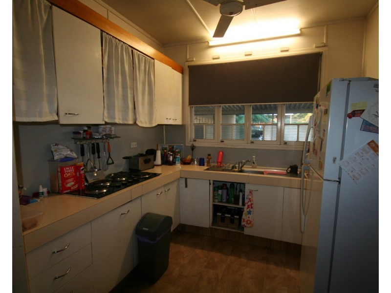 28 William Street, Springsure QLD 4722