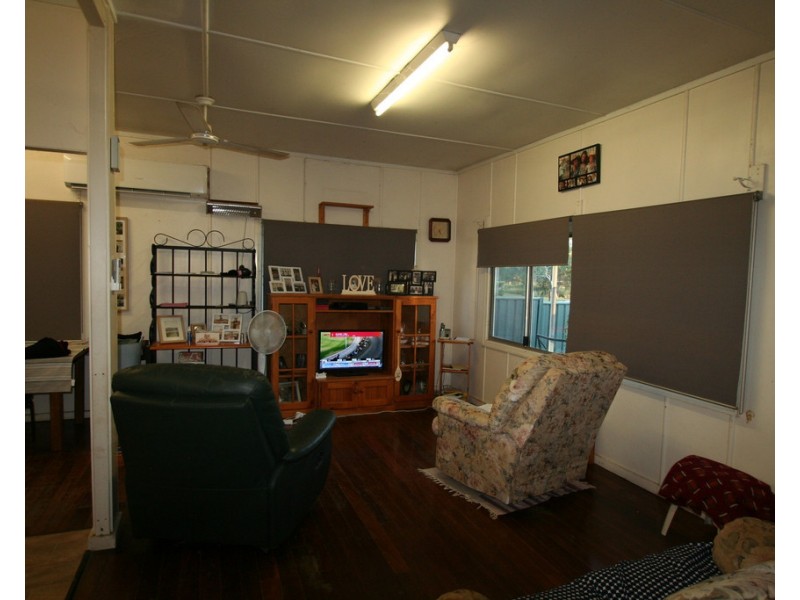 28 William Street, Springsure QLD 4722