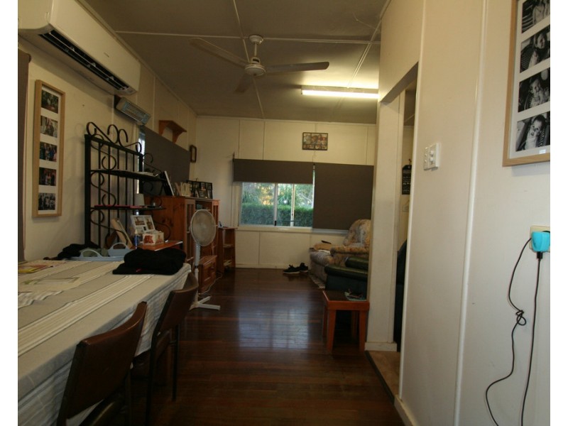 28 William Street, Springsure QLD 4722