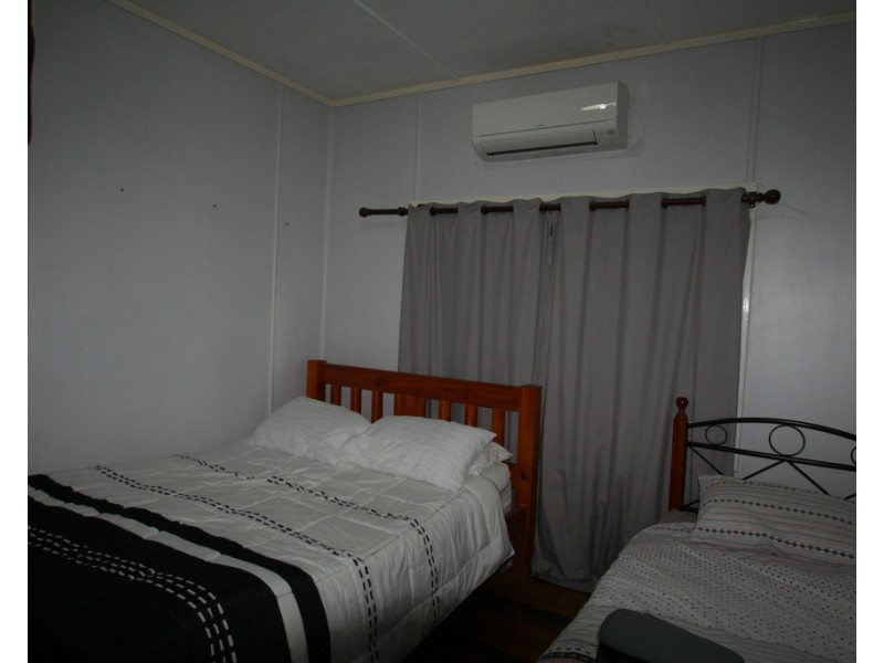 28 William Street, Springsure QLD 4722