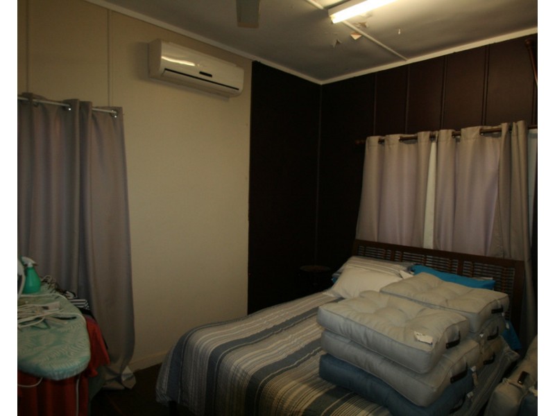 28 William Street, Springsure QLD 4722