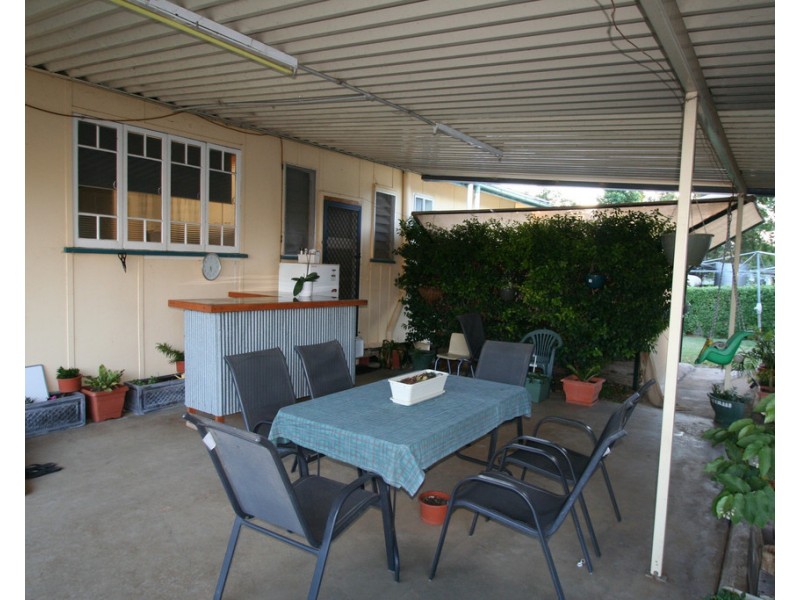 28 William Street, Springsure QLD 4722