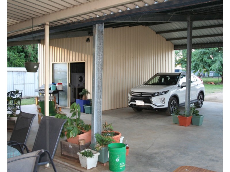 28 William Street, Springsure QLD 4722