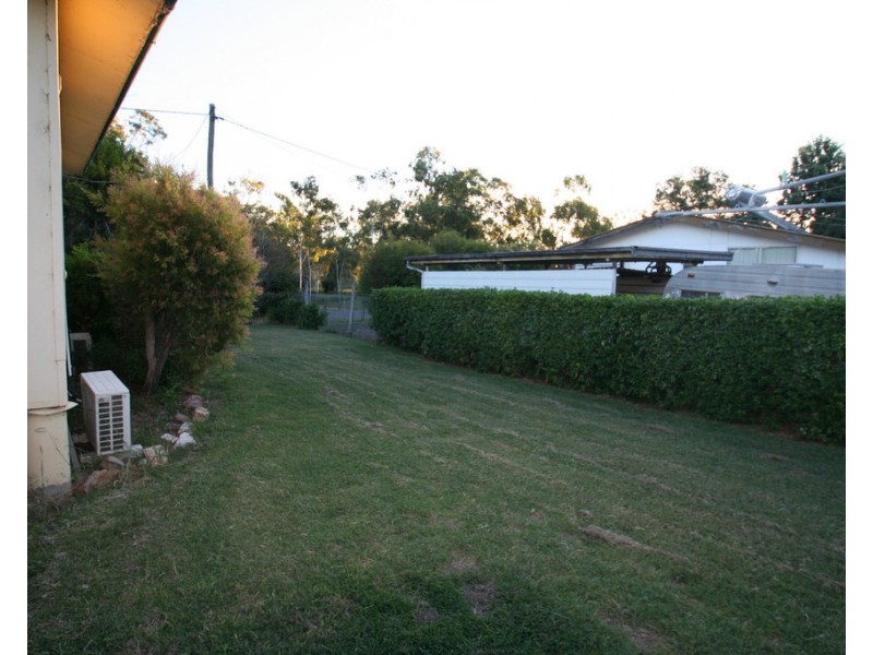 28 William Street, Springsure QLD 4722