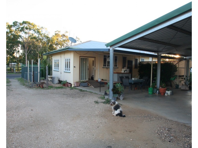 28 William Street, Springsure QLD 4722