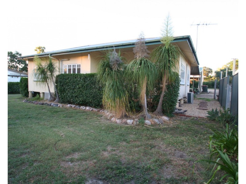 28 William Street, Springsure QLD 4722