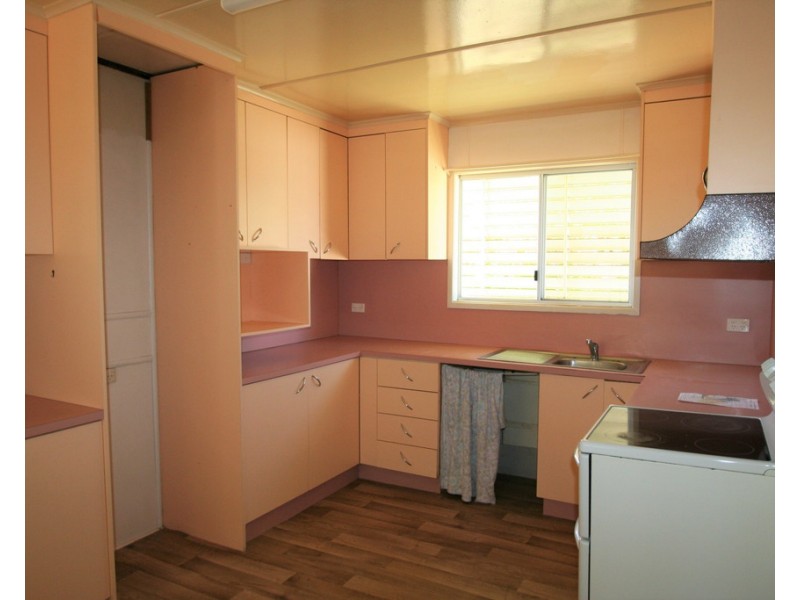 58 Theresa Street, Emerald QLD 4720