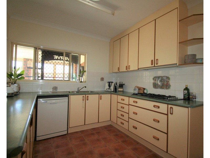 5 Kurrajong Close, Emerald QLD 4720