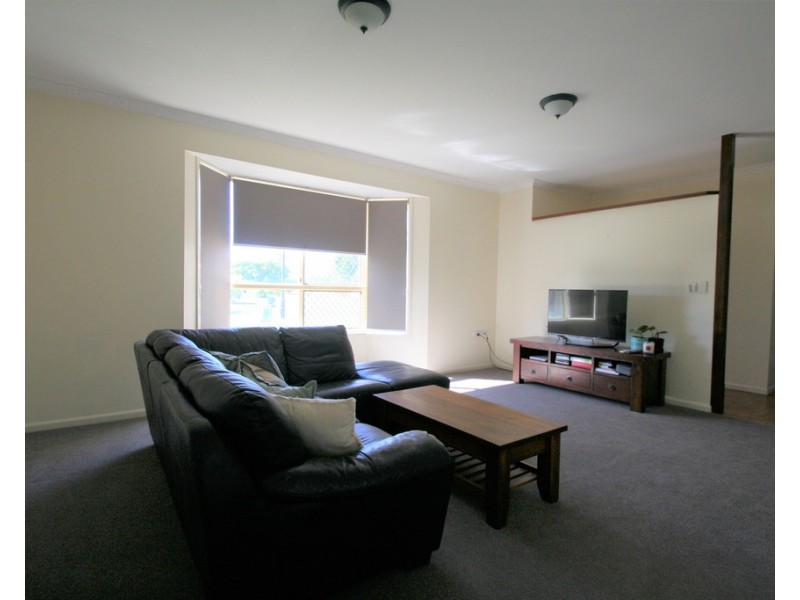 5 Kurrajong Close, Emerald QLD 4720
