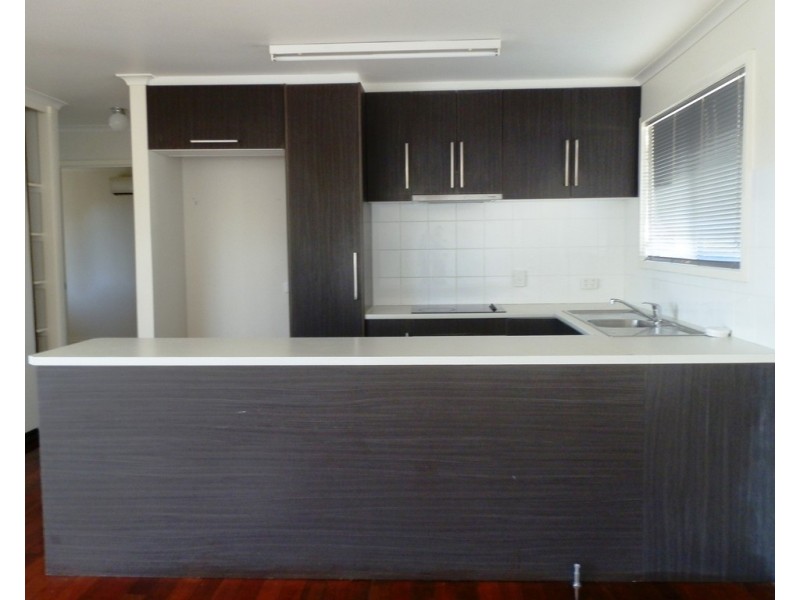 2 Edwards Place, Emerald QLD 4720