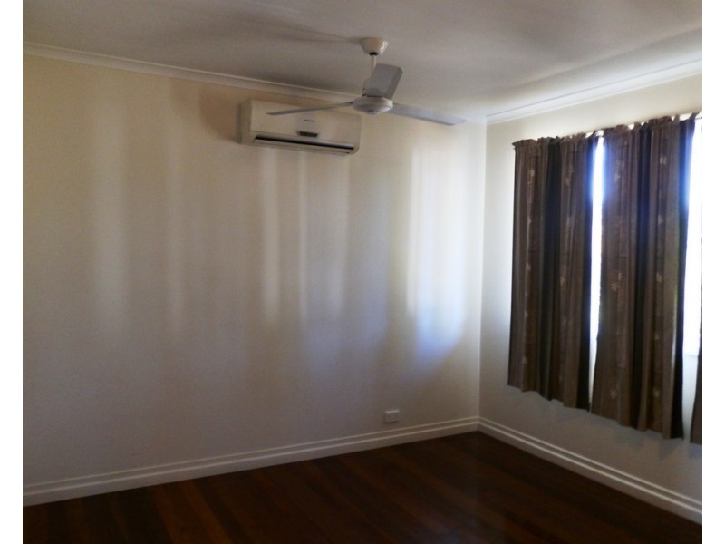2 Edwards Place, Emerald QLD 4720