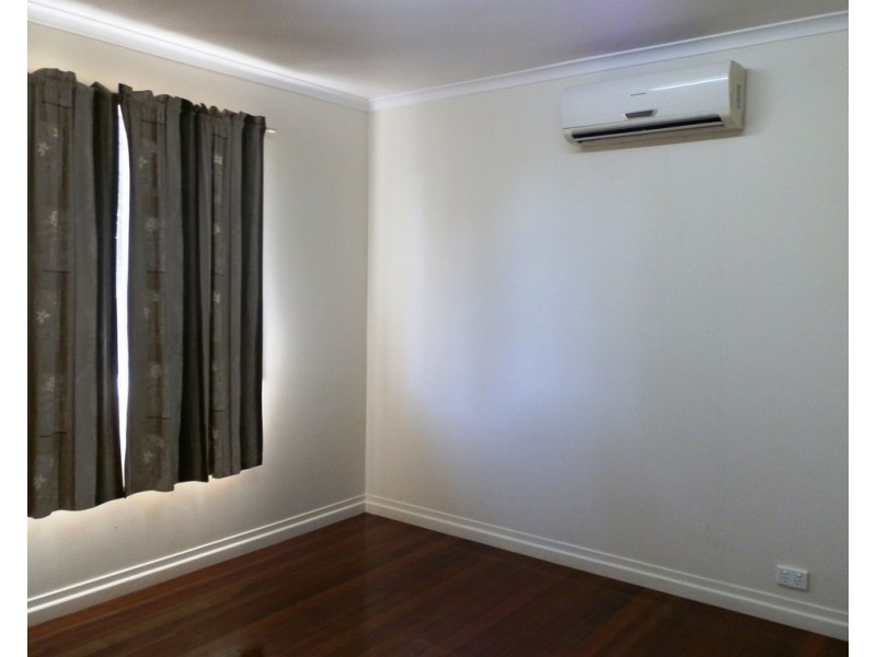 2 Edwards Place, Emerald QLD 4720