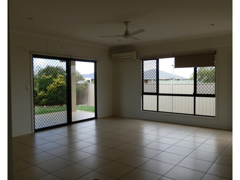47b Mayfair Drive, Emerald QLD 4720