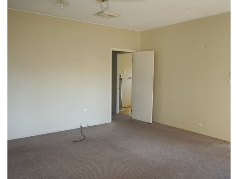 17 Centenary Drive, Emerald QLD 4720