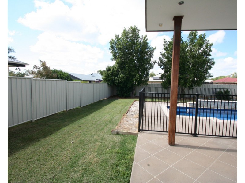 42 Blue Gums Drive, Emerald QLD 4720