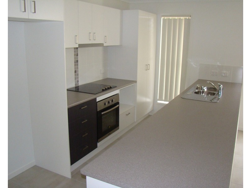 7 Lakeside Drive, Emerald QLD 4720
