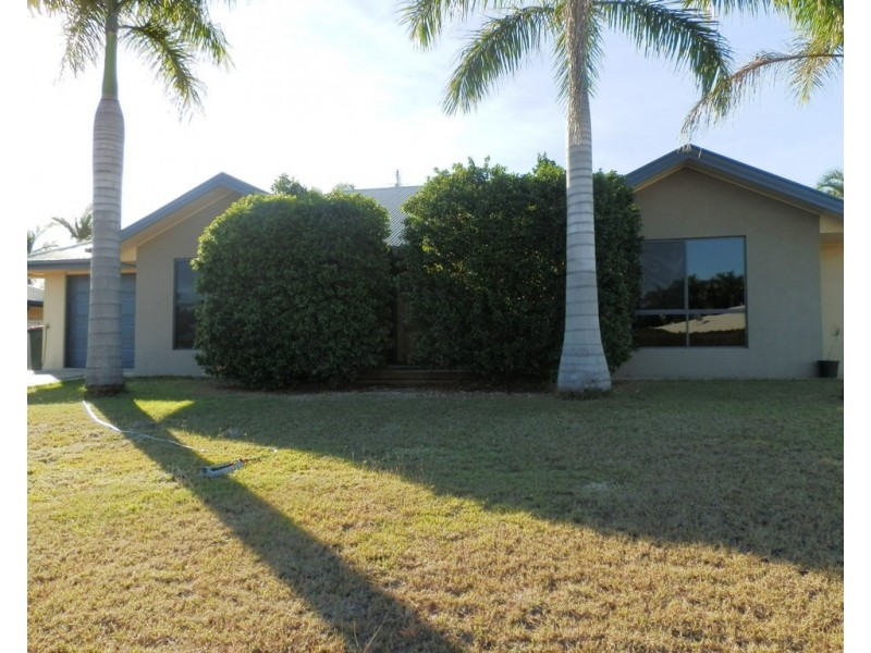 7 Coombs Court, Emerald QLD 4720