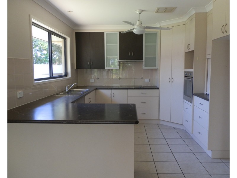 7 Coombs Court, Emerald QLD 4720