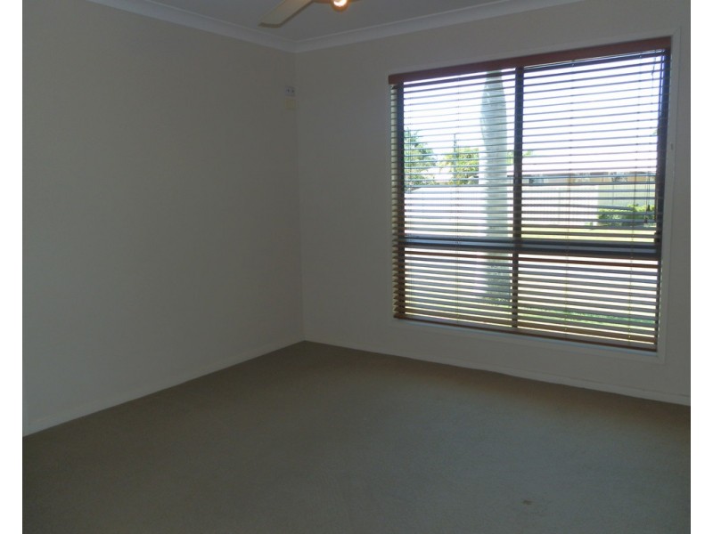 7 Coombs Court, Emerald QLD 4720
