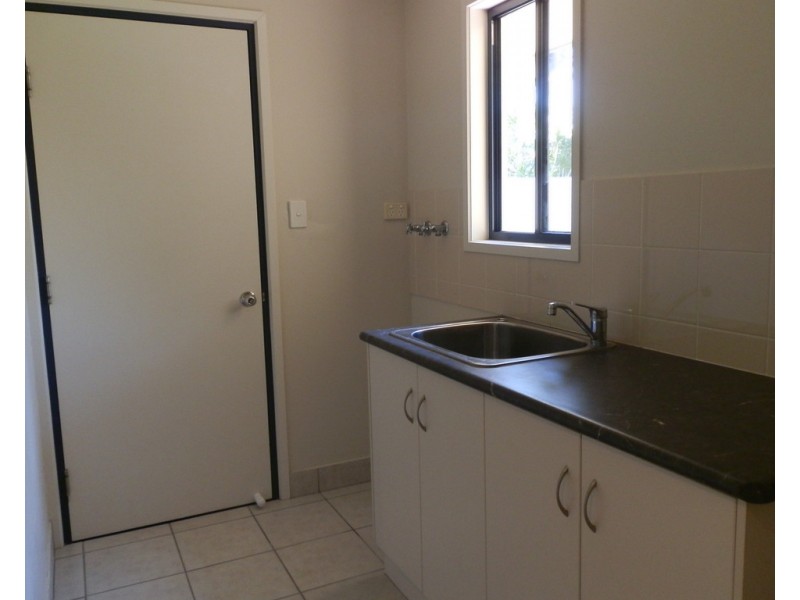 7 Coombs Court, Emerald QLD 4720