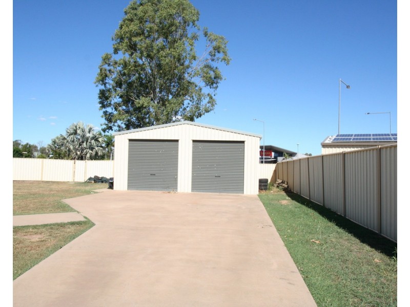 5 Siobhan Court, Emerald QLD 4720