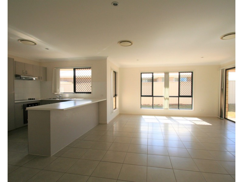 7 Lightening Street, Emerald QLD 4720