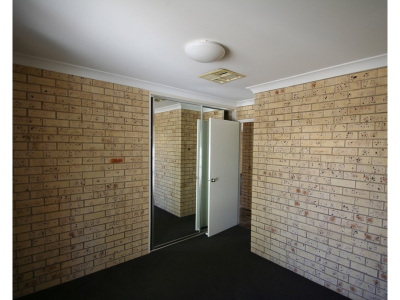 1/98 Baker Street, Emerald QLD 4720