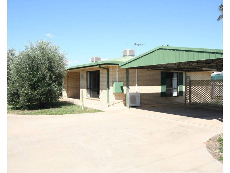 1/98 Baker Street, Emerald QLD 4720