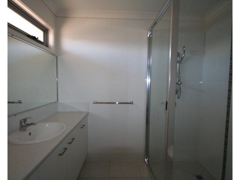 1/11 Eagle Street, Emerald QLD 4720