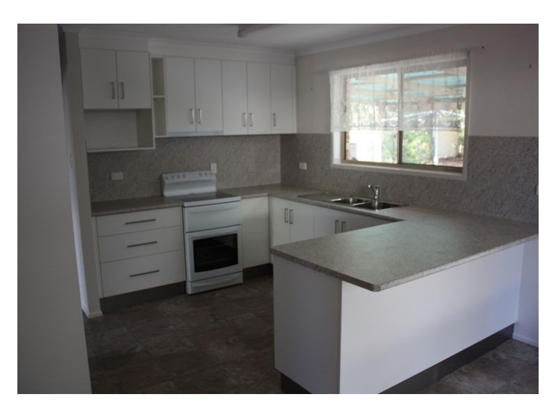 8 Wilby Place, Emerald QLD 4720