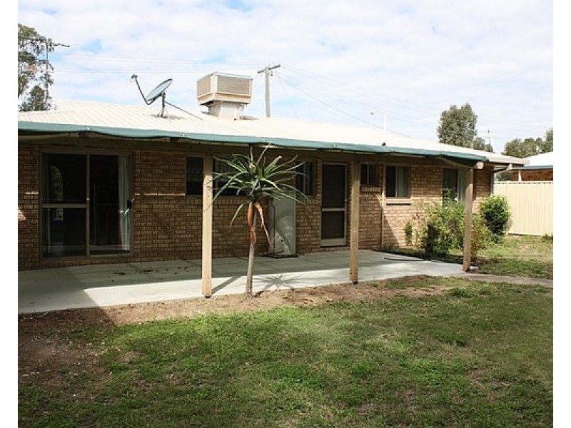 8 Wilby Place, Emerald QLD 4720