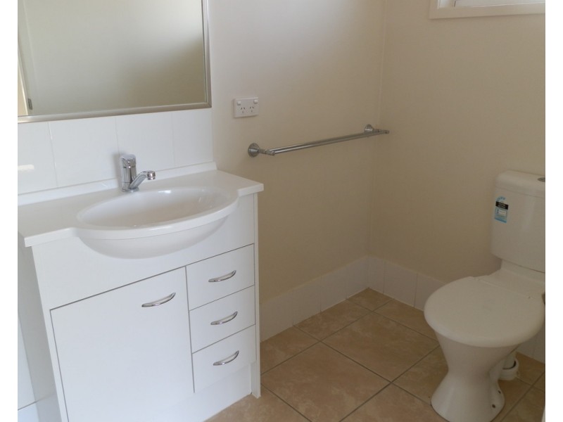 33 Scenic Drive, Emerald QLD 4720