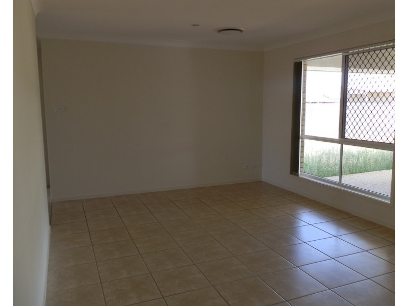 33 Scenic Drive, Emerald QLD 4720