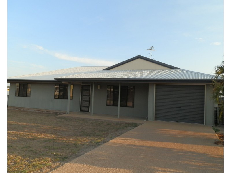 1/4 Charlton Street, Emerald QLD 4720