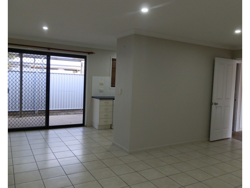 1/4 Charlton Street, Emerald QLD 4720