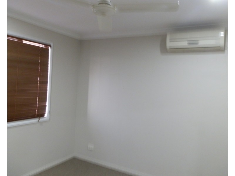 1/4 Charlton Street, Emerald QLD 4720