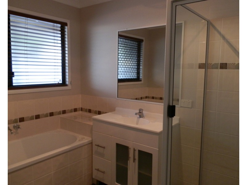 1/4 Charlton Street, Emerald QLD 4720