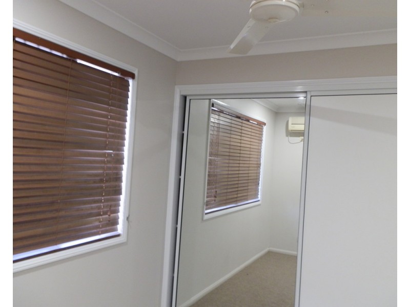 1/4 Charlton Street, Emerald QLD 4720