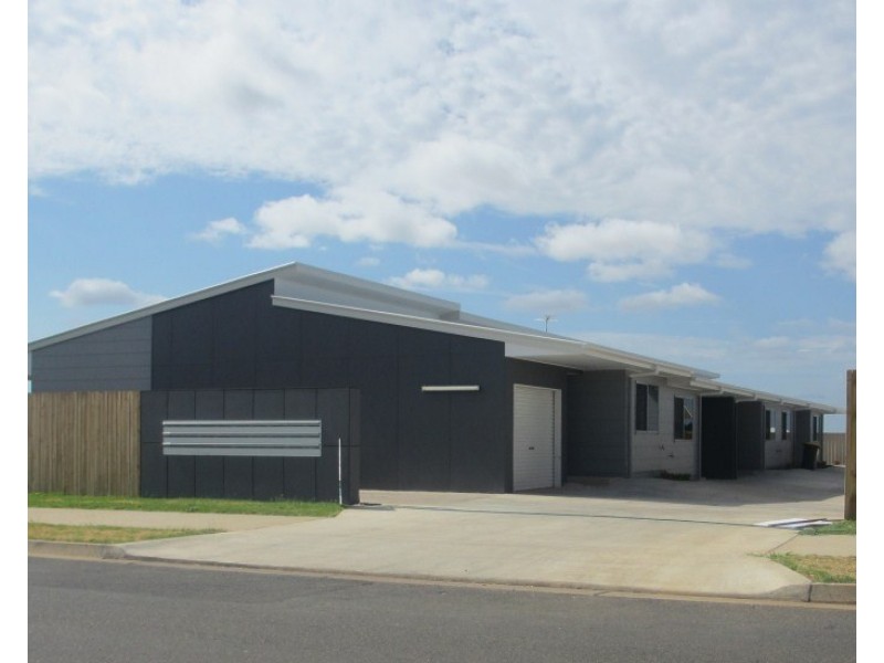 7/8 Hillcrest Street, Emerald QLD 4720