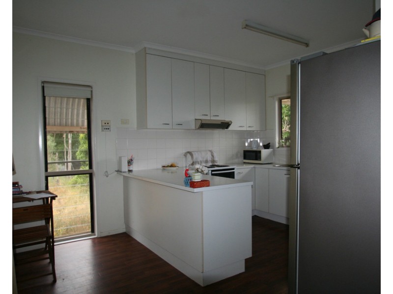 12 LEWIS PLACE, Emerald QLD 4720