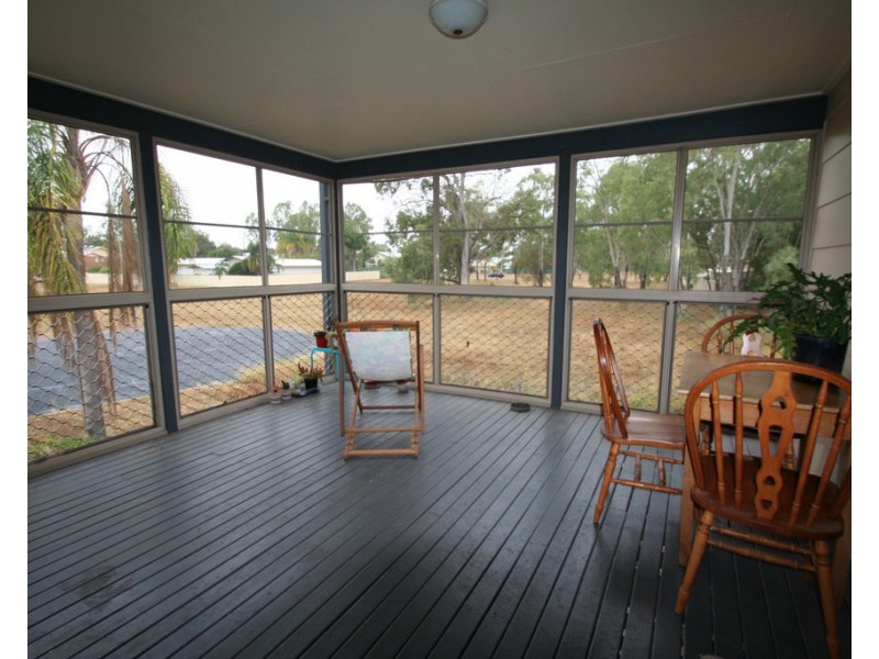 12 LEWIS PLACE, Emerald QLD 4720