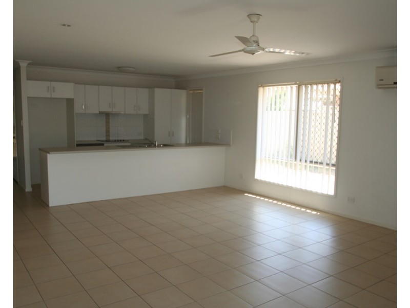 33 Lakeside Drive, Emerald QLD 4720