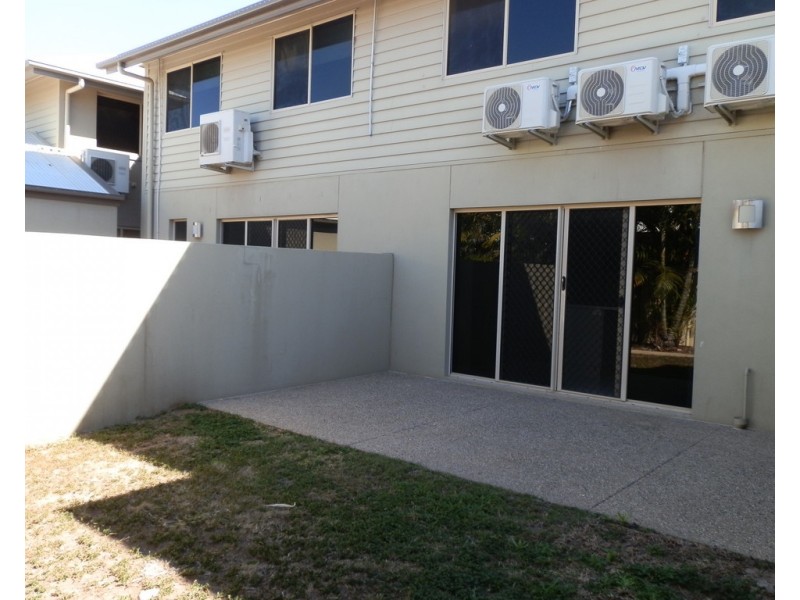 2/2 Guy Street, Emerald QLD 4720