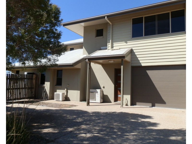 2/2 Guy Street, Emerald QLD 4720