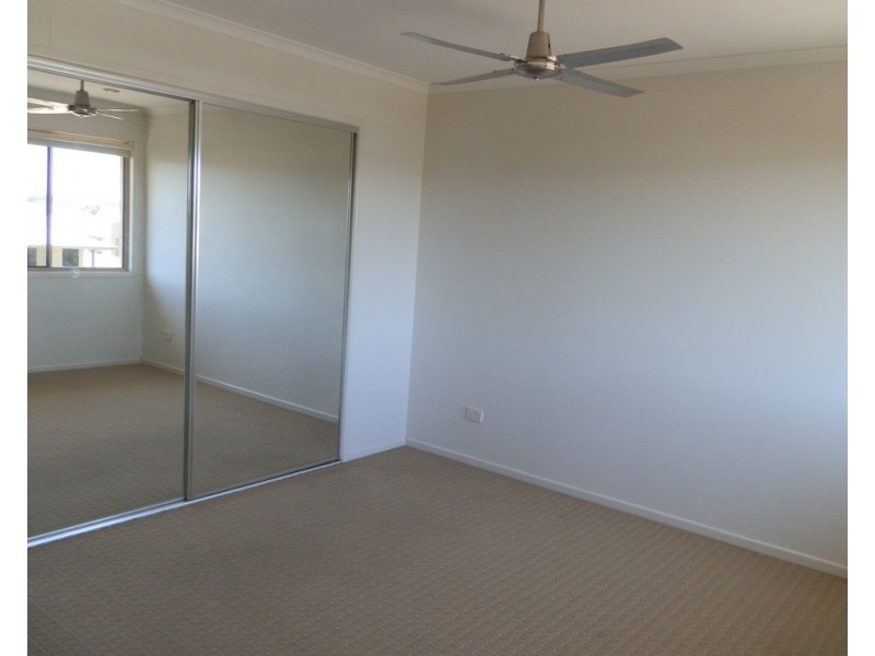 2/2 Guy Street, Emerald QLD 4720